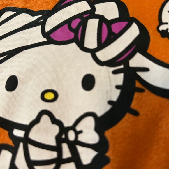 Hello Kitty Orange Halloween Graphic Short Sleeve Tee Size XS (4-5) Fall! - Picture 4 of 4